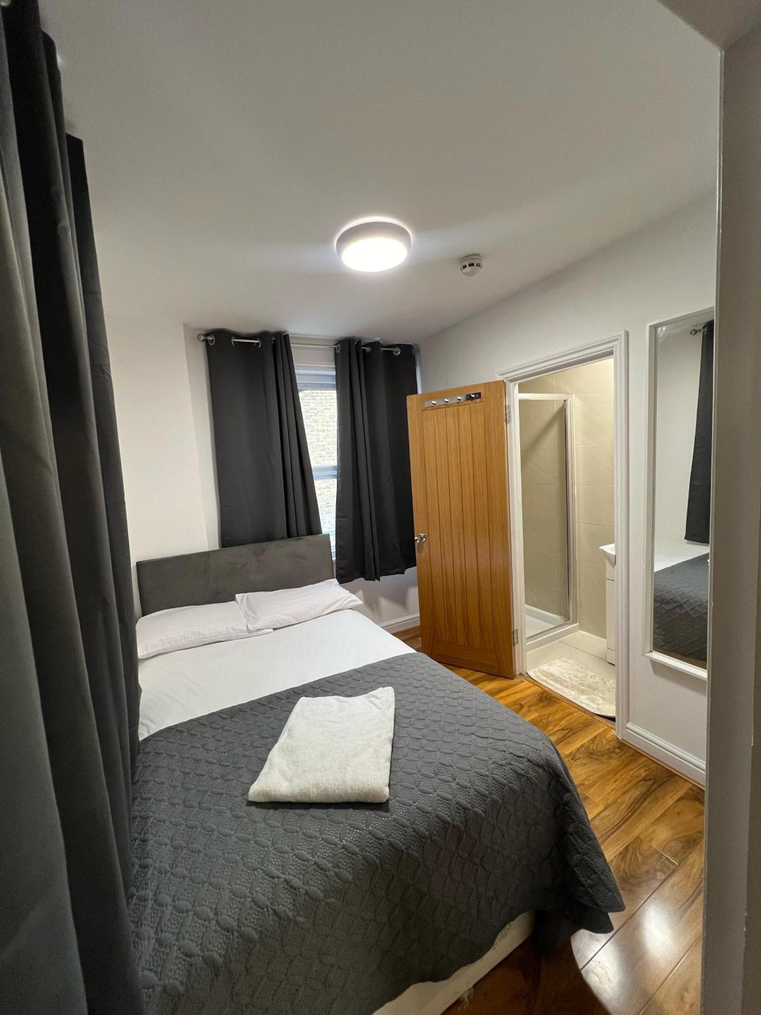 World Hotel London Exterior photo